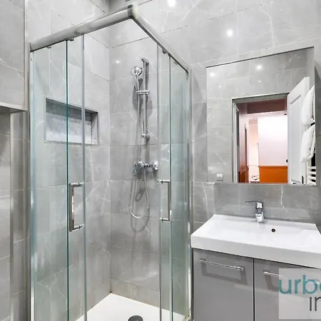 Urban Flat 57 - Luxury 4bdr Parisian Flat In * Paryż