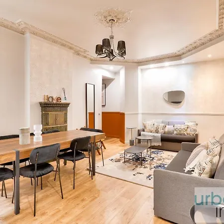 Urban Flat 57 - Luxury 4bdr Parisian Flat In * Paryż