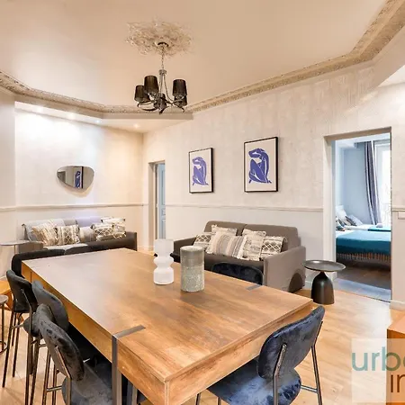 Urban Flat 57 - Luxury 4bdr Parisian Flat In Lägenhet