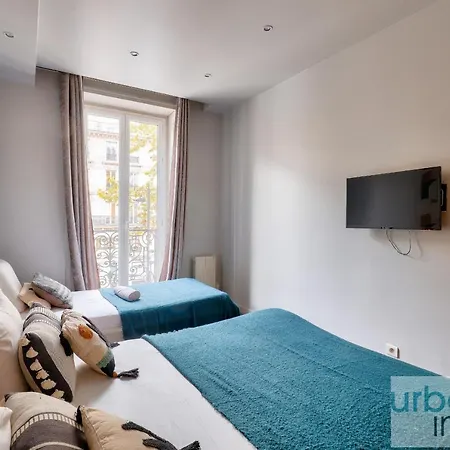 Urban Flat 57 - Luxury 4bdr Parisian Flat In