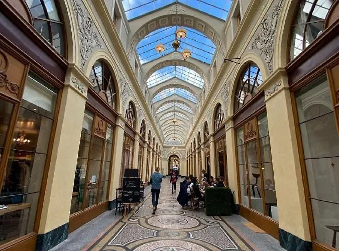 Urban Flat 57 - Luxury 4bdr Parisian Flat In